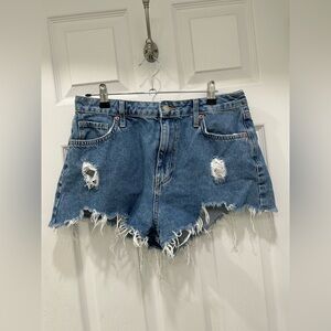 Woman’s Forever 21 Premium High Waisted Denim Distressed Jean Shorts Size 28